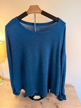 Time and Tru Crewneck Sweater